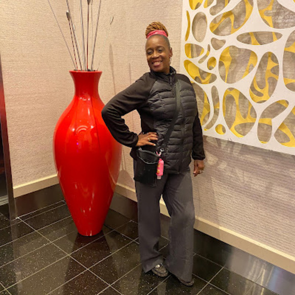 Meet your Posher, Eboni - Picture 1 of 1